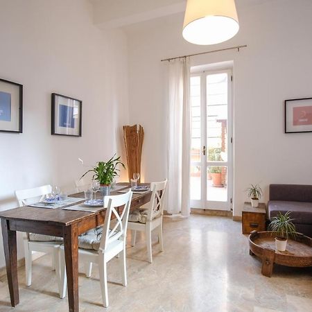 Spacious Apartment With Big Terrace At Colosseum Рим Экстерьер фото