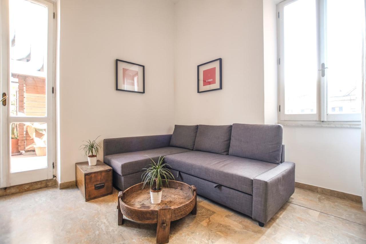 Spacious Apartment With Big Terrace At Colosseum Рим Экстерьер фото