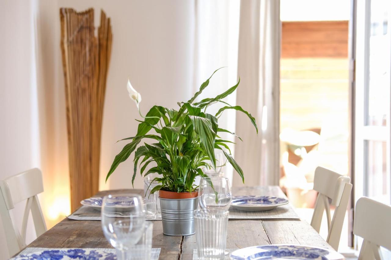 Spacious Apartment With Big Terrace At Colosseum Рим Экстерьер фото