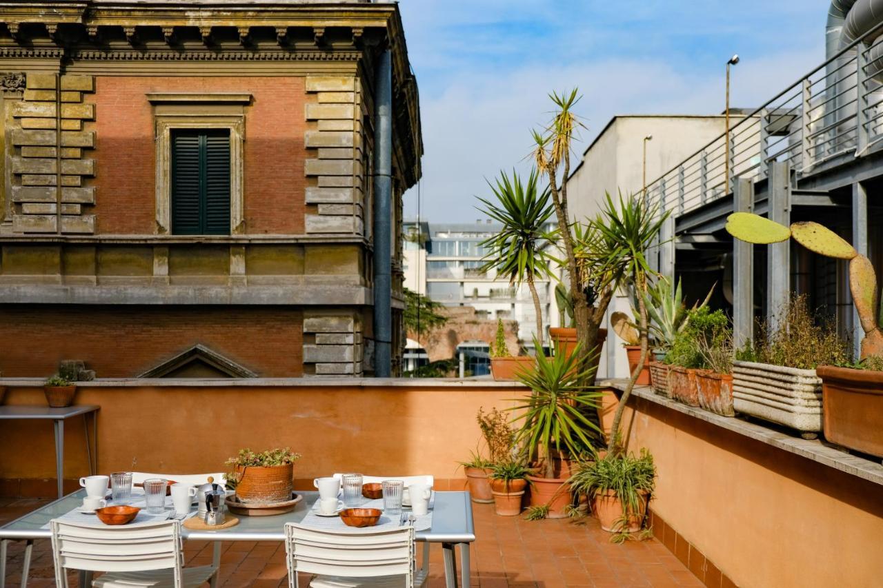 Spacious Apartment With Big Terrace At Colosseum Рим Экстерьер фото