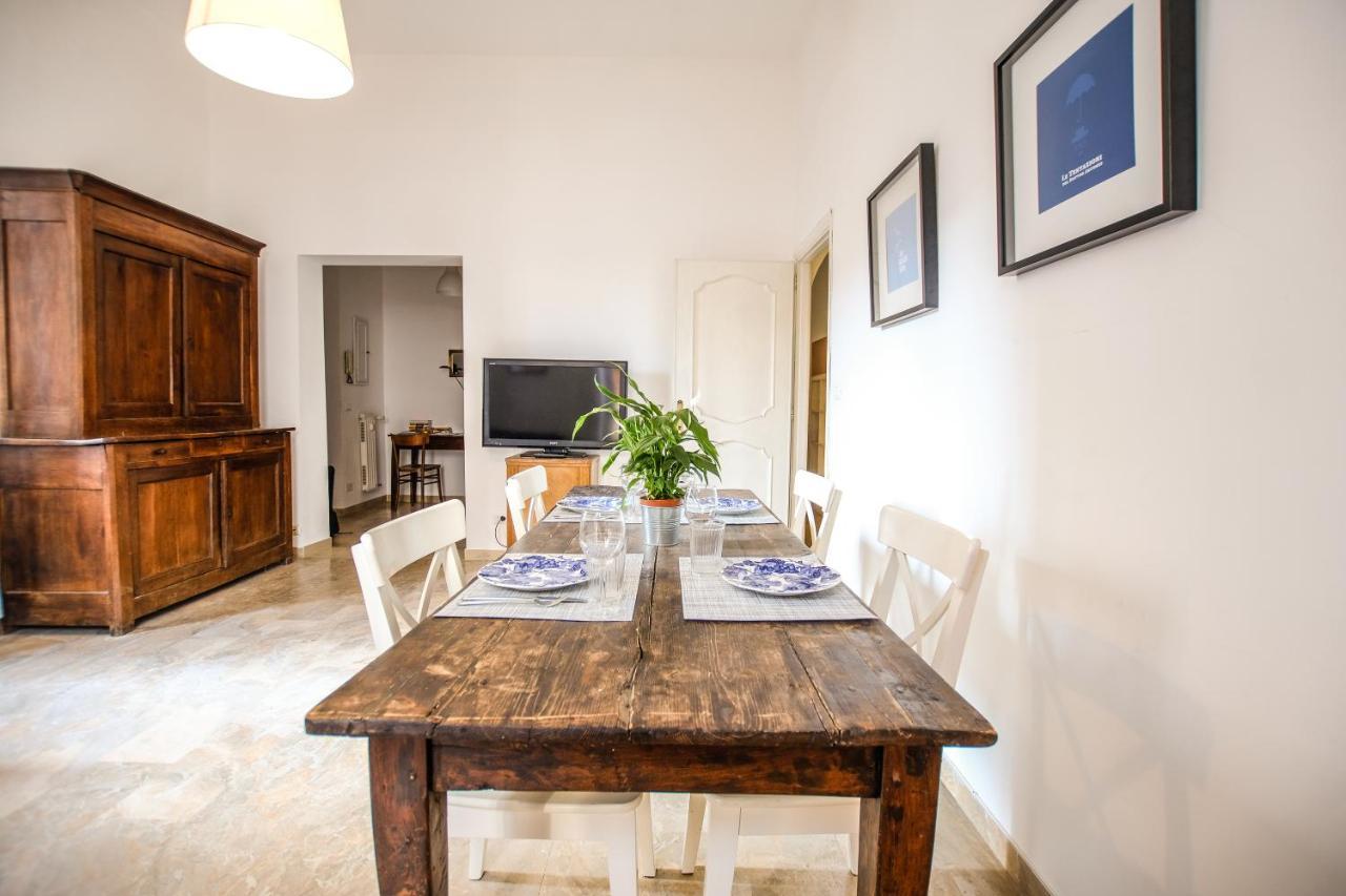 Spacious Apartment With Big Terrace At Colosseum Рим Экстерьер фото