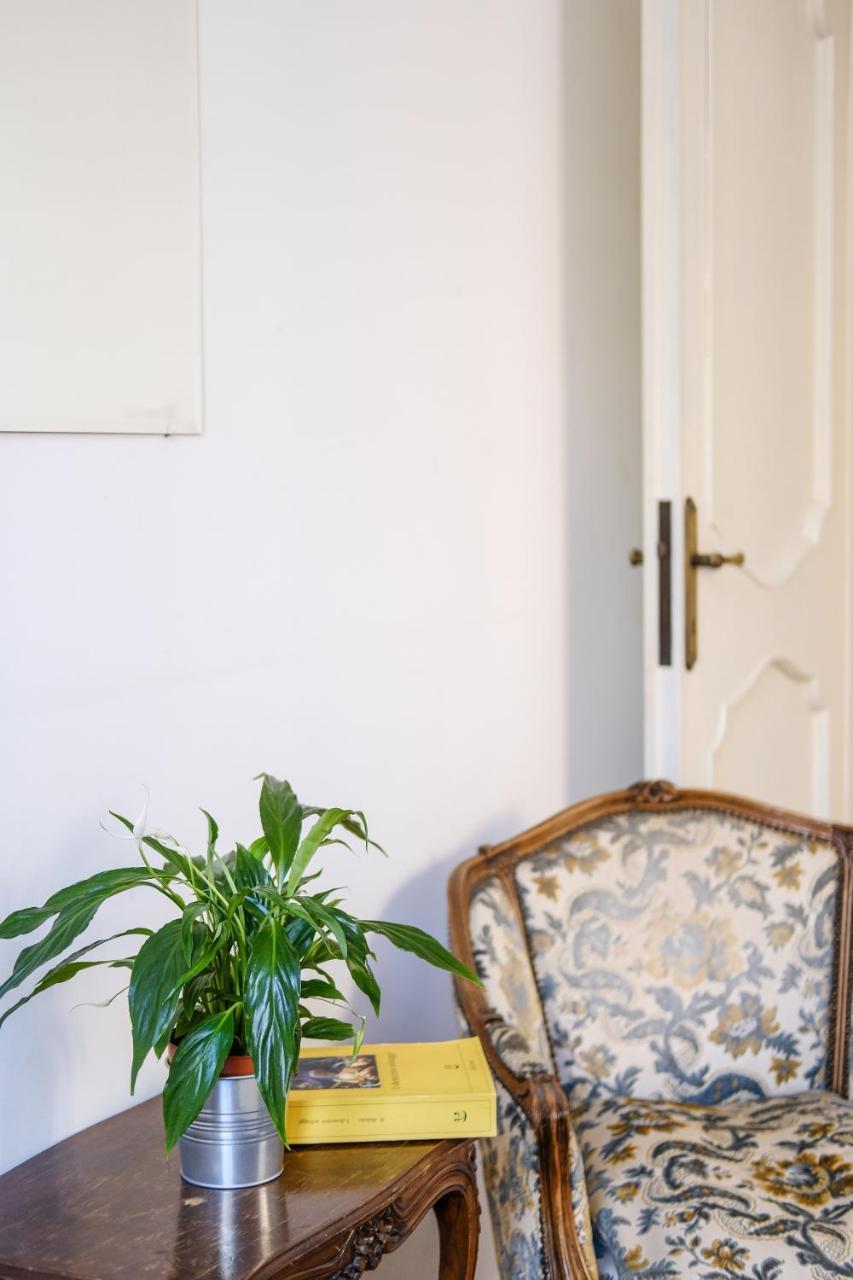 Spacious Apartment With Big Terrace At Colosseum Рим Экстерьер фото